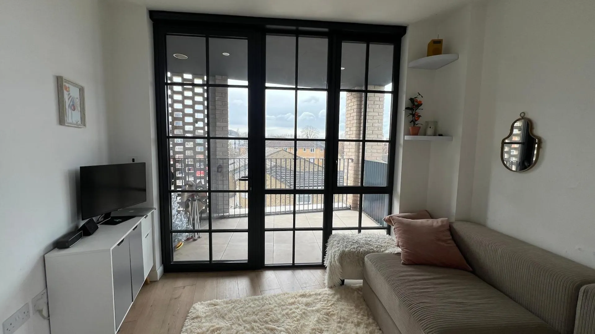 Bright 3 Bed In Hackney Wick Perfect For Families With Kids Apartment London